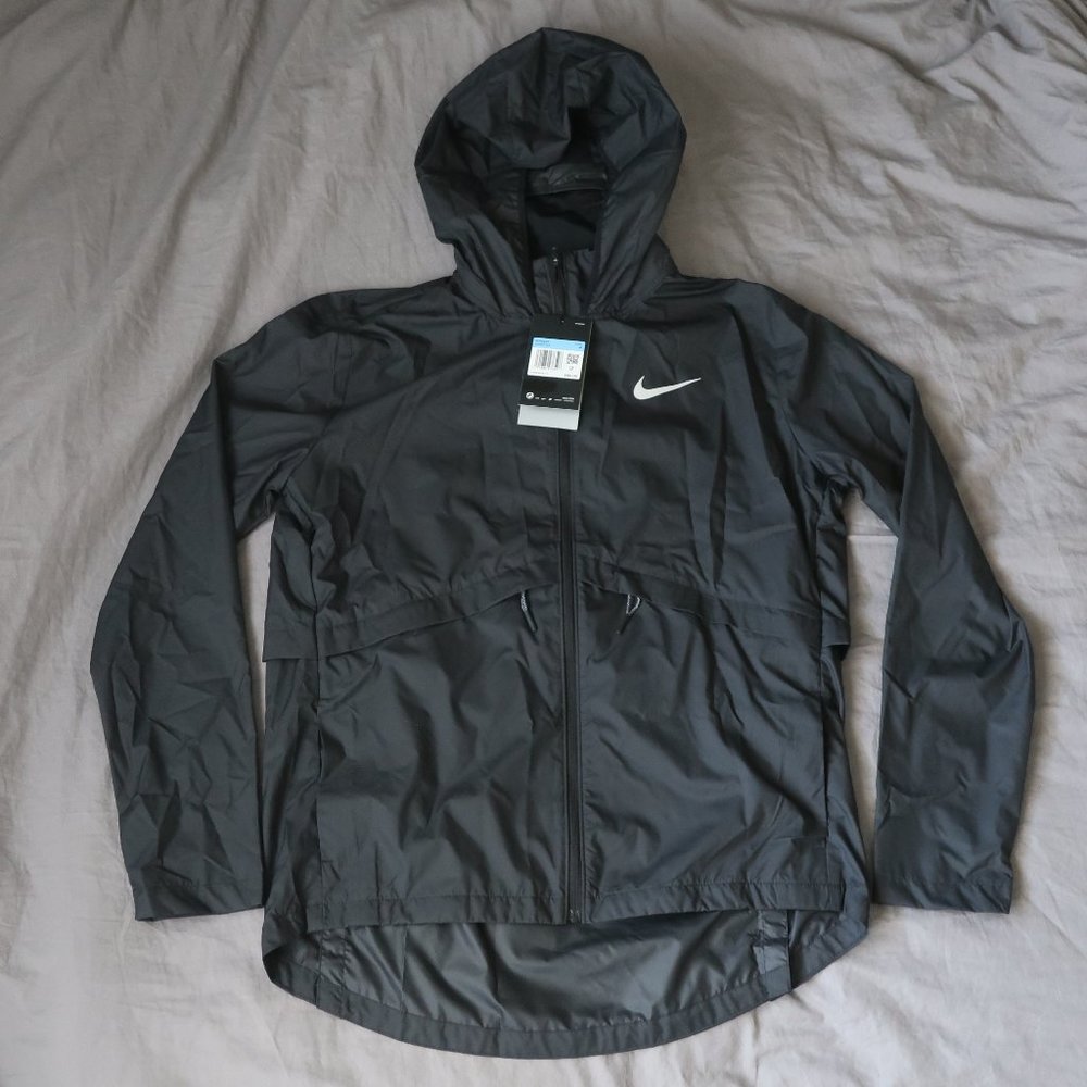 Nike Women's Essential Hooded Running Jacket (NWT)